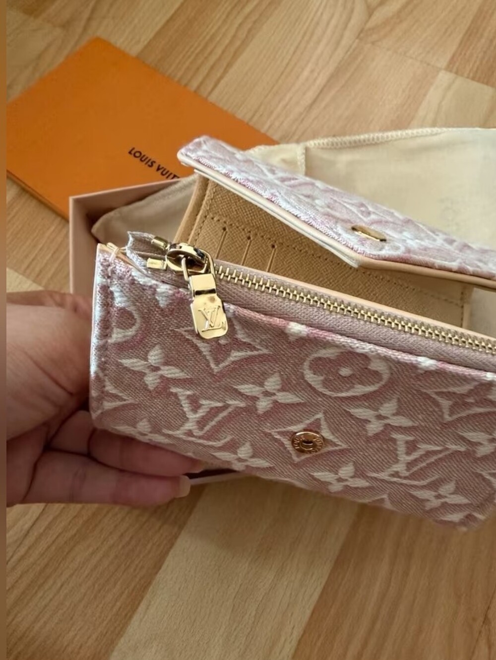 Louis Vuitton Pink & Cream Monogram Compact Wallet - Picture 7 of 13